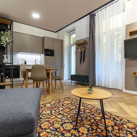 Downtown Luxury Apartment Boedapest Buitenkant foto