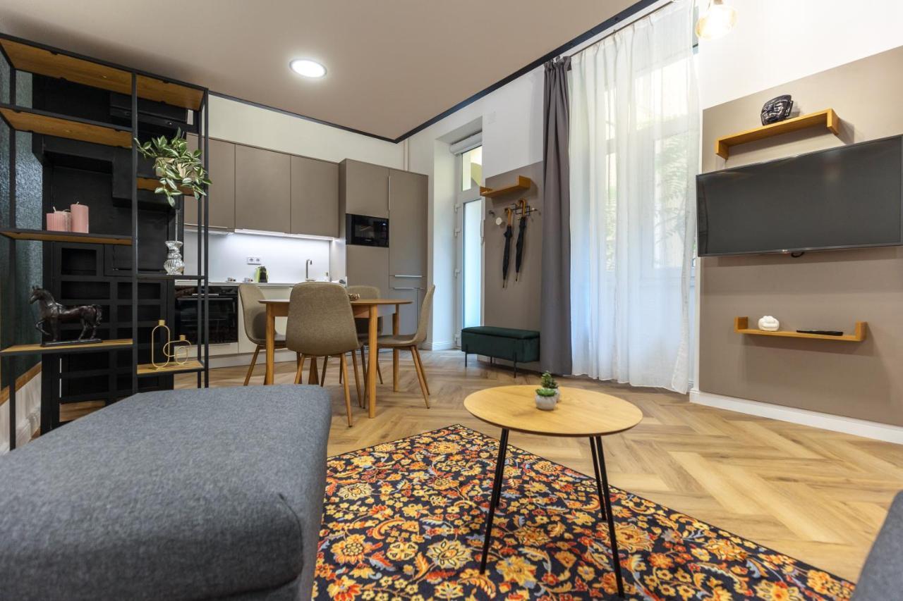 Downtown Luxury Apartment Boedapest Buitenkant foto